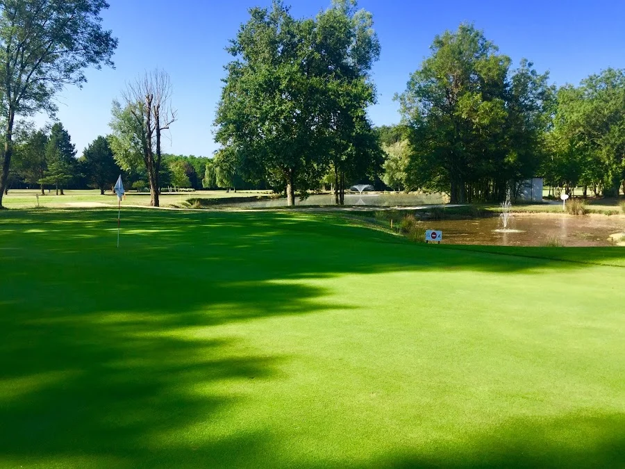 Golf de la Commanderie — photo 1