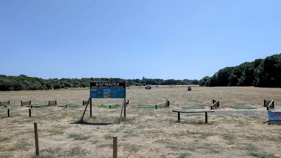 Golf des Pertuis — photo 1