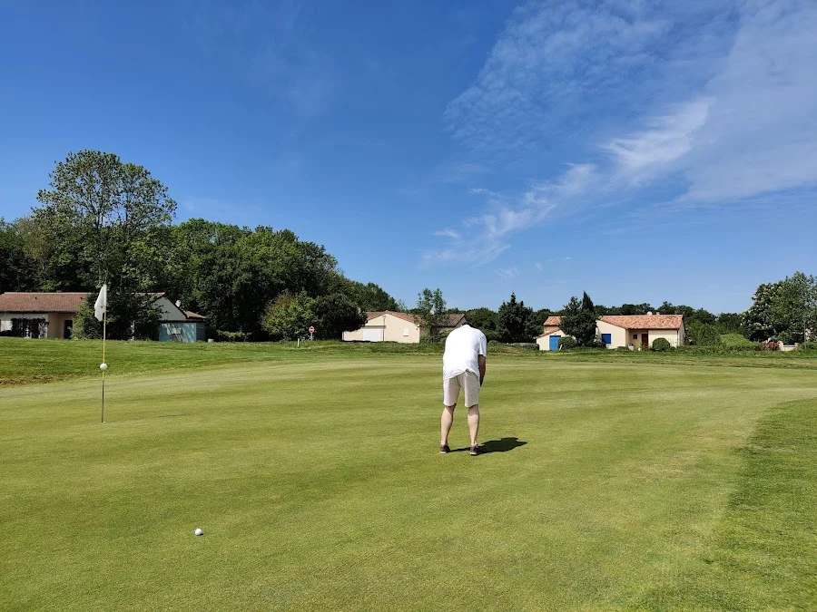 Golf du Château des Forges — photo 1